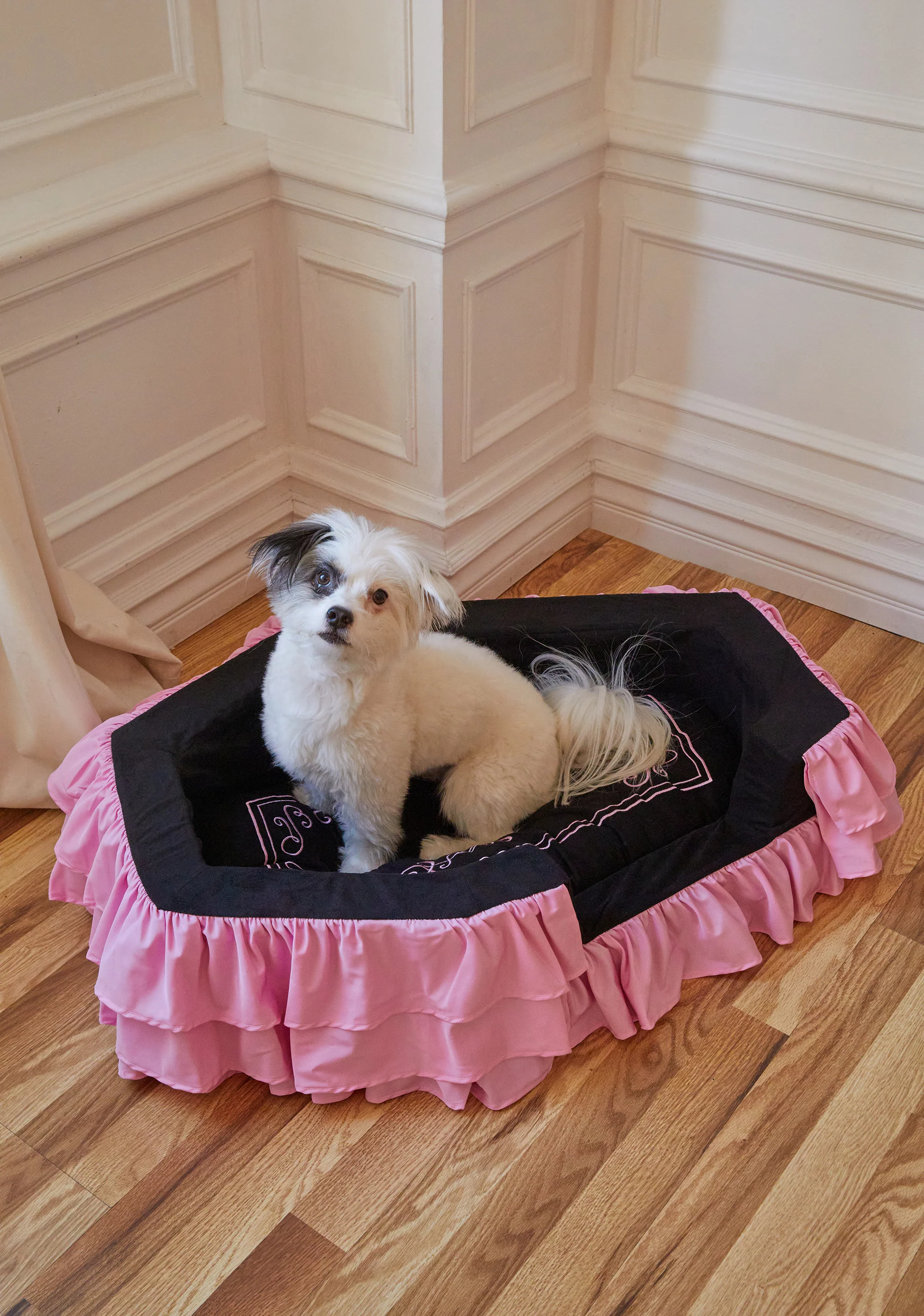 Bark N’ Bite Coffin Pet Bed - Pink - Image 2