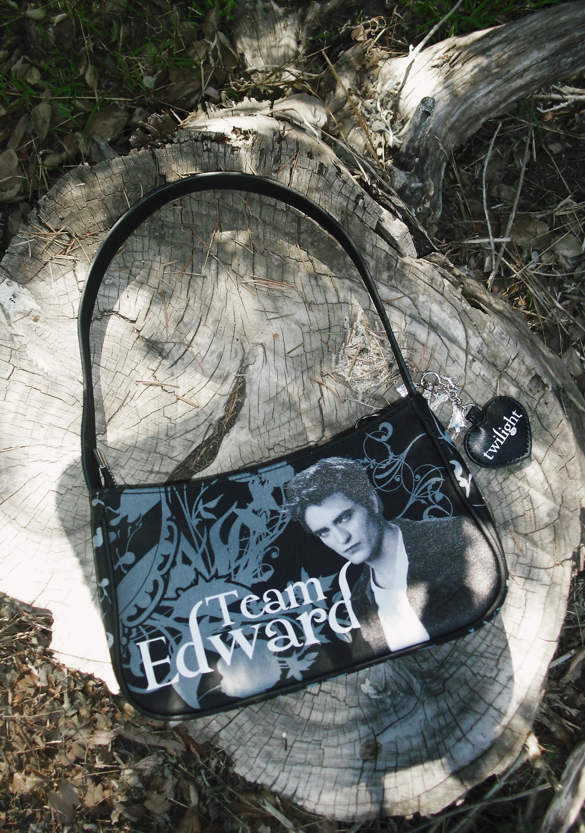 Bite Or Bark Shoulder Bag - Image 9