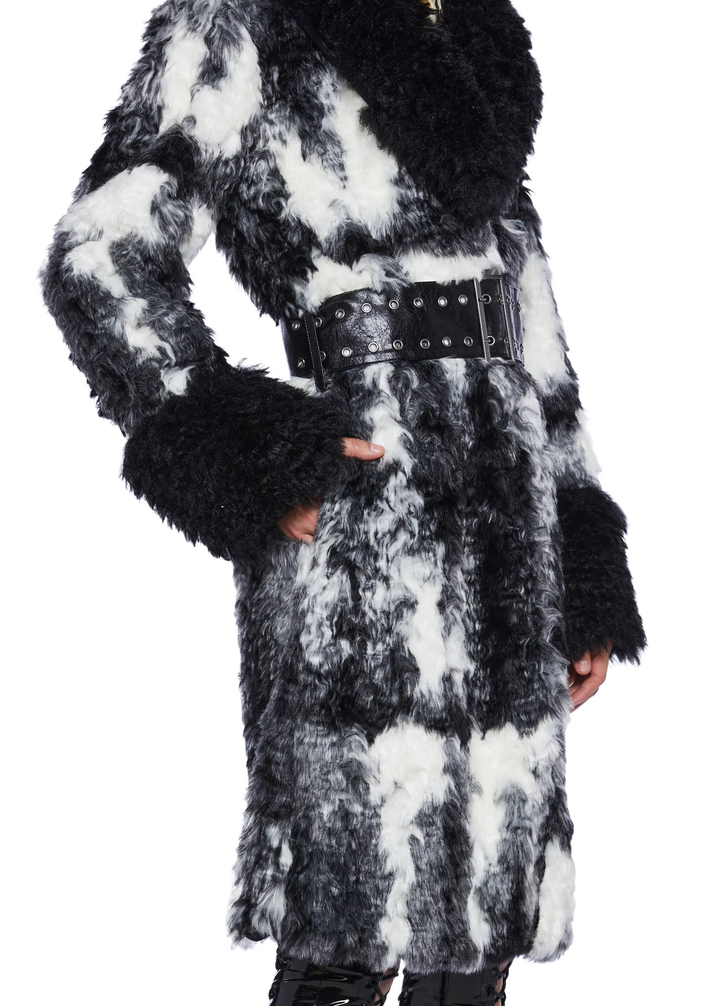Chic Chaos Faux Fur Coat - Image 5