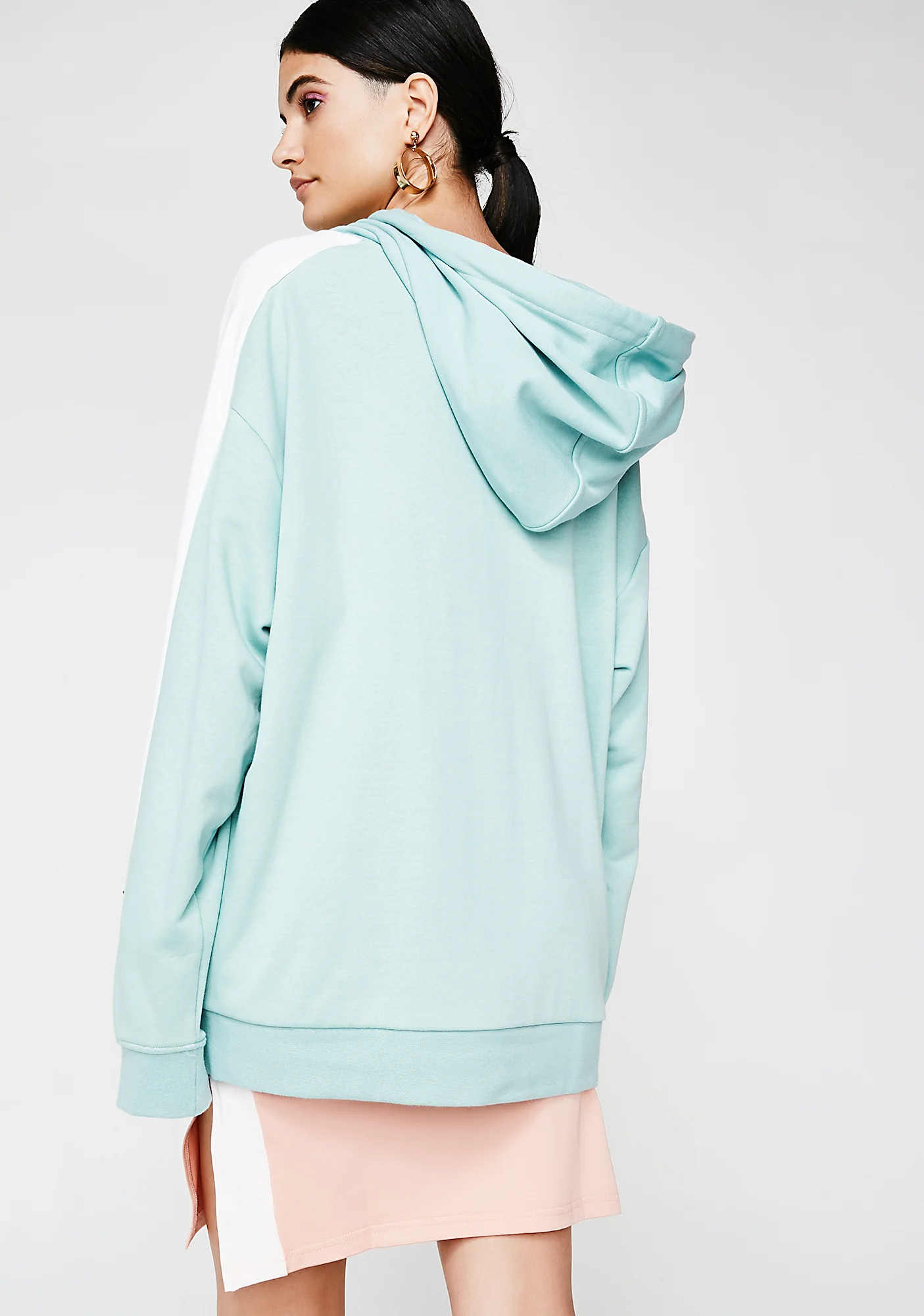 Classics Logo T7 Hoodie - Image 4