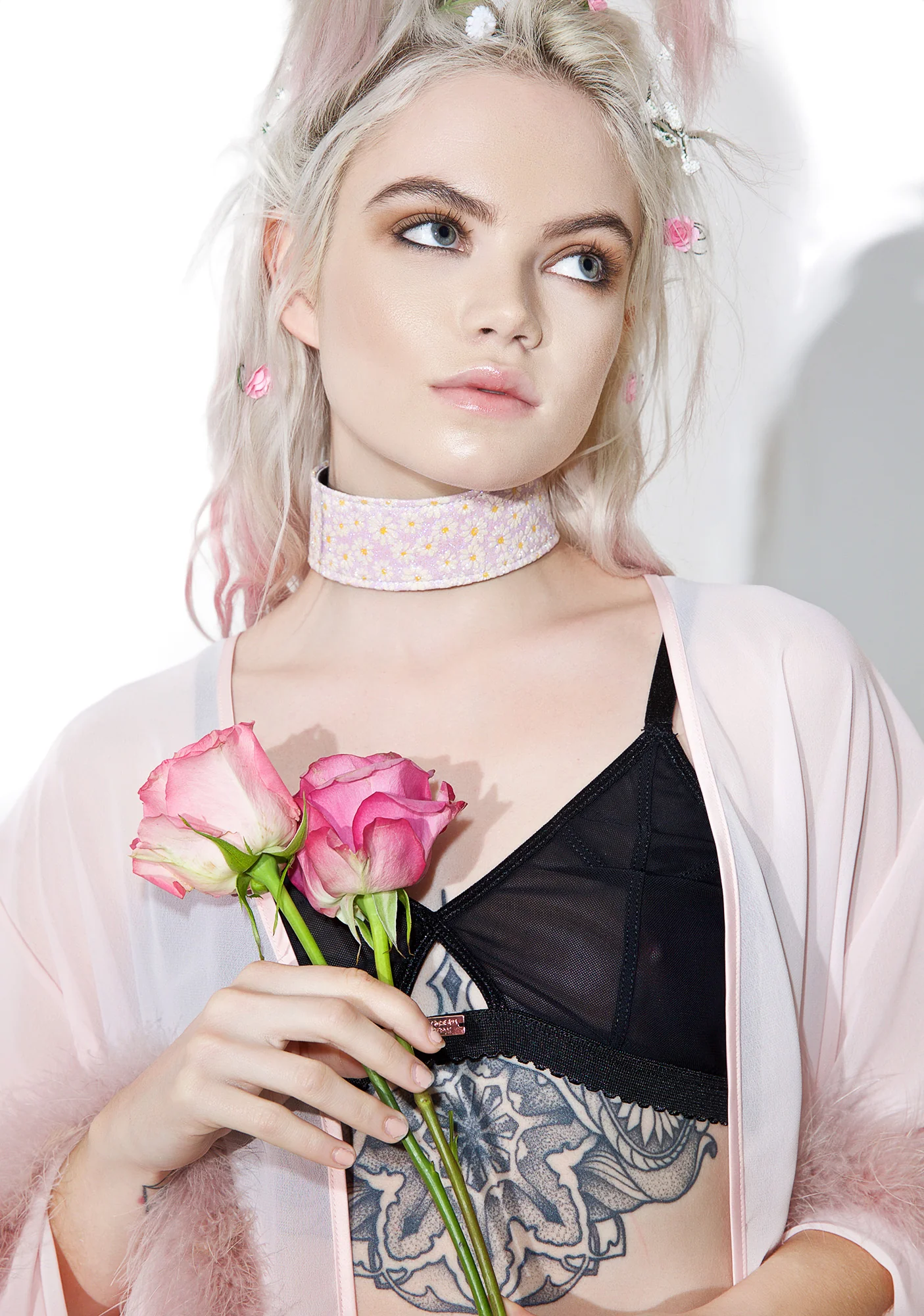 Harmonious Lace-Up Choker - Image 5