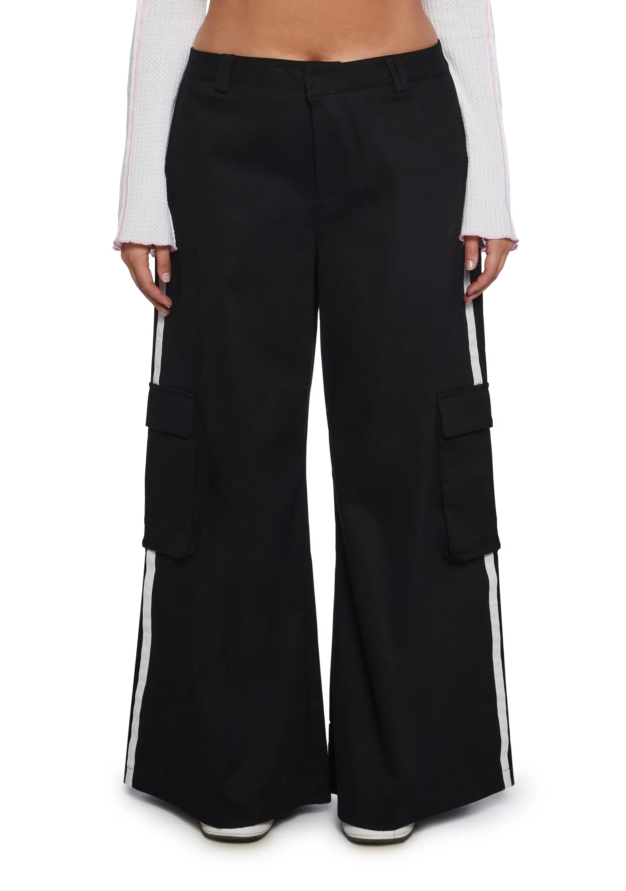 Have You Crushing Wide Leg Cargo Pants - Image 2