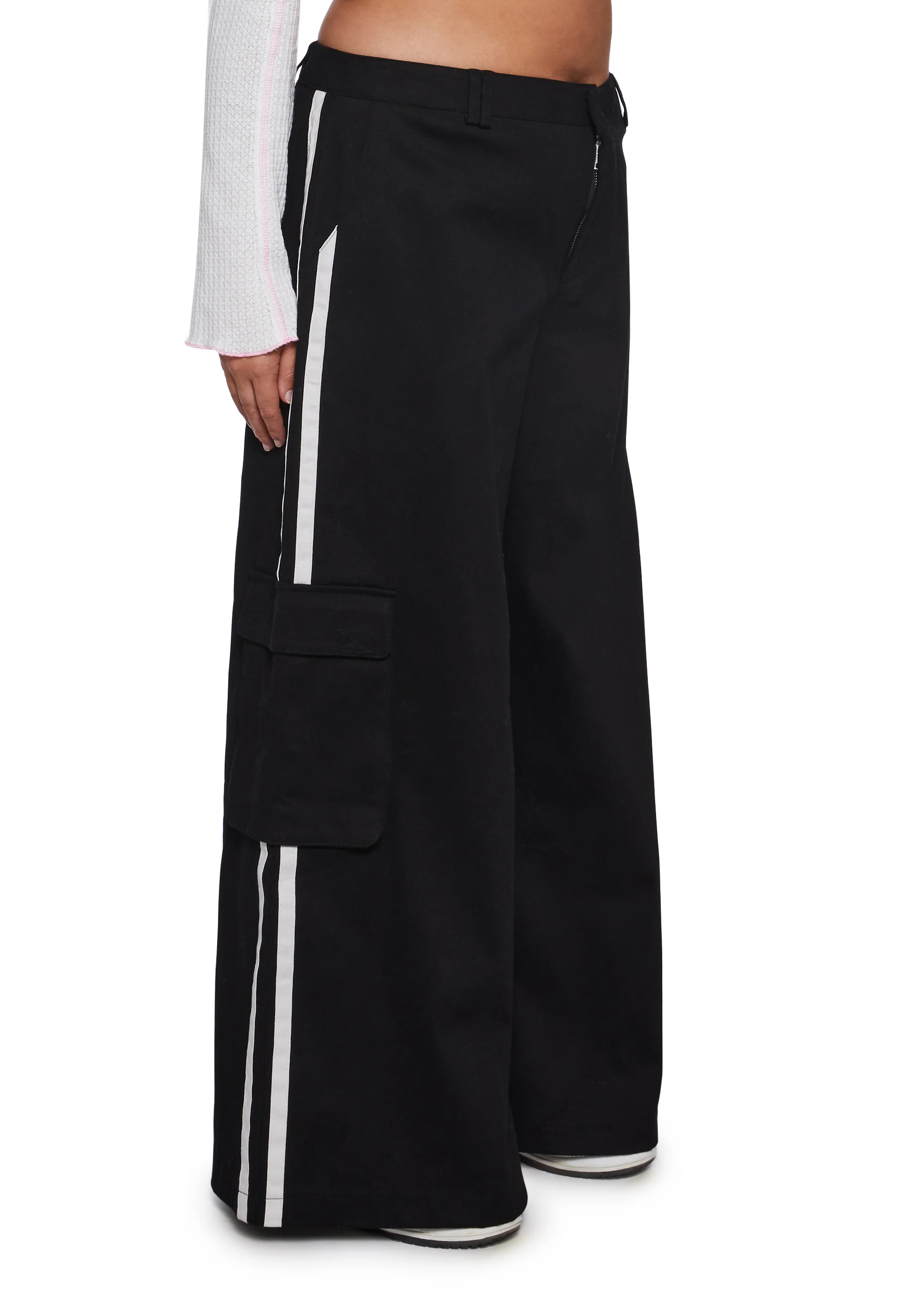 Have You Crushing Wide Leg Cargo Pants - Image 7