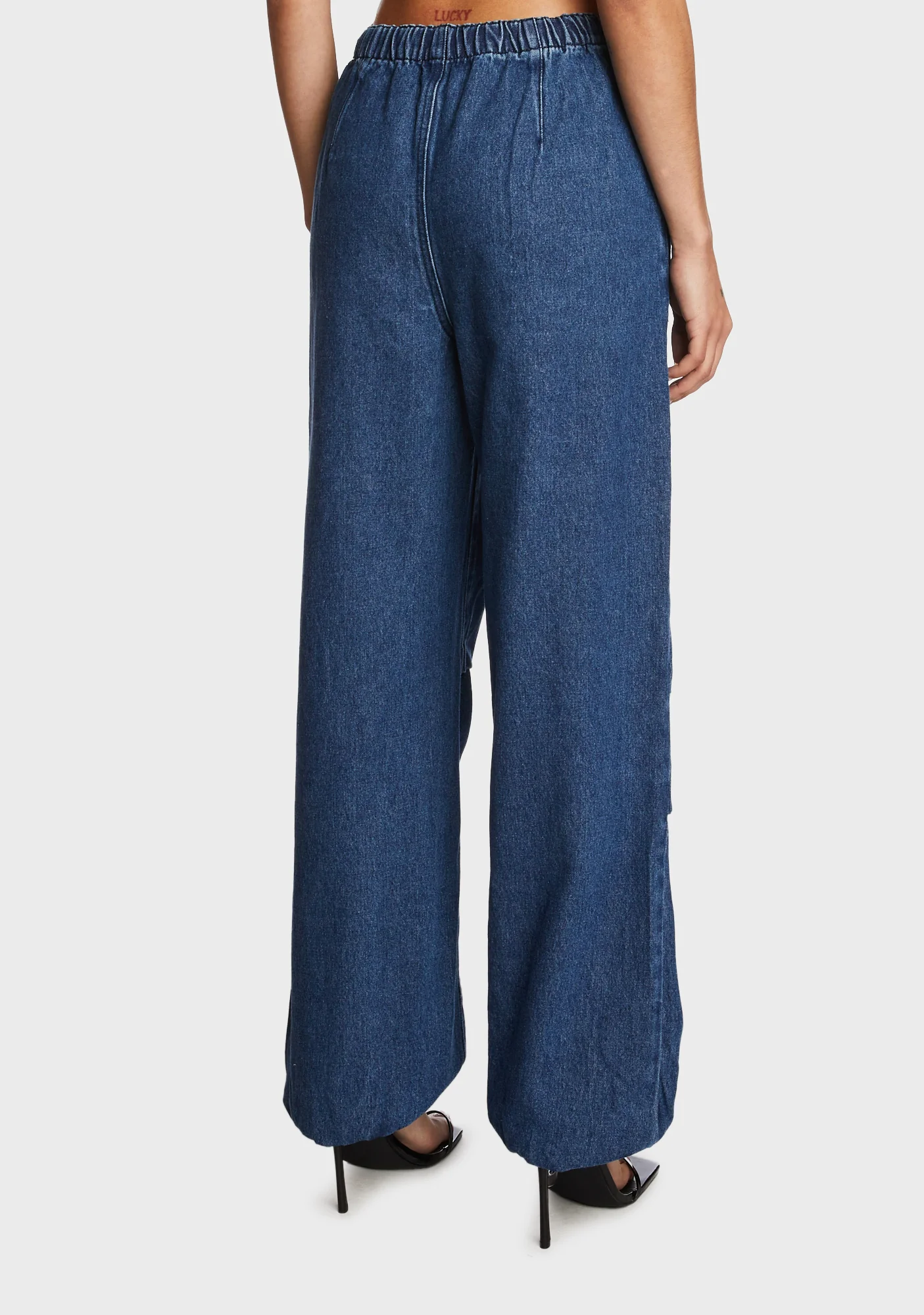Lorleai Oversized Cargo Jeans - Image 4