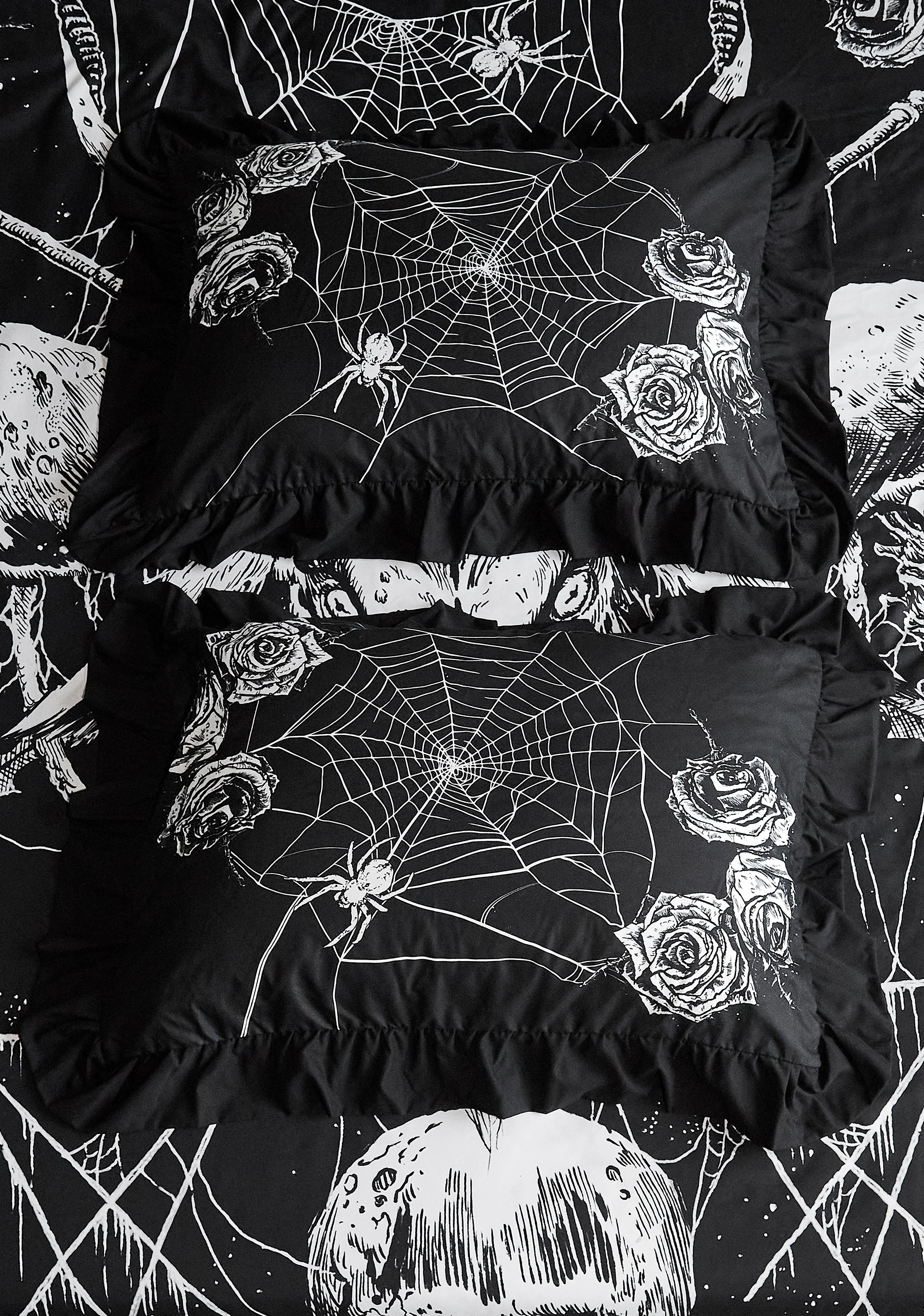 Macabre Charms Duvet Set - Image 2