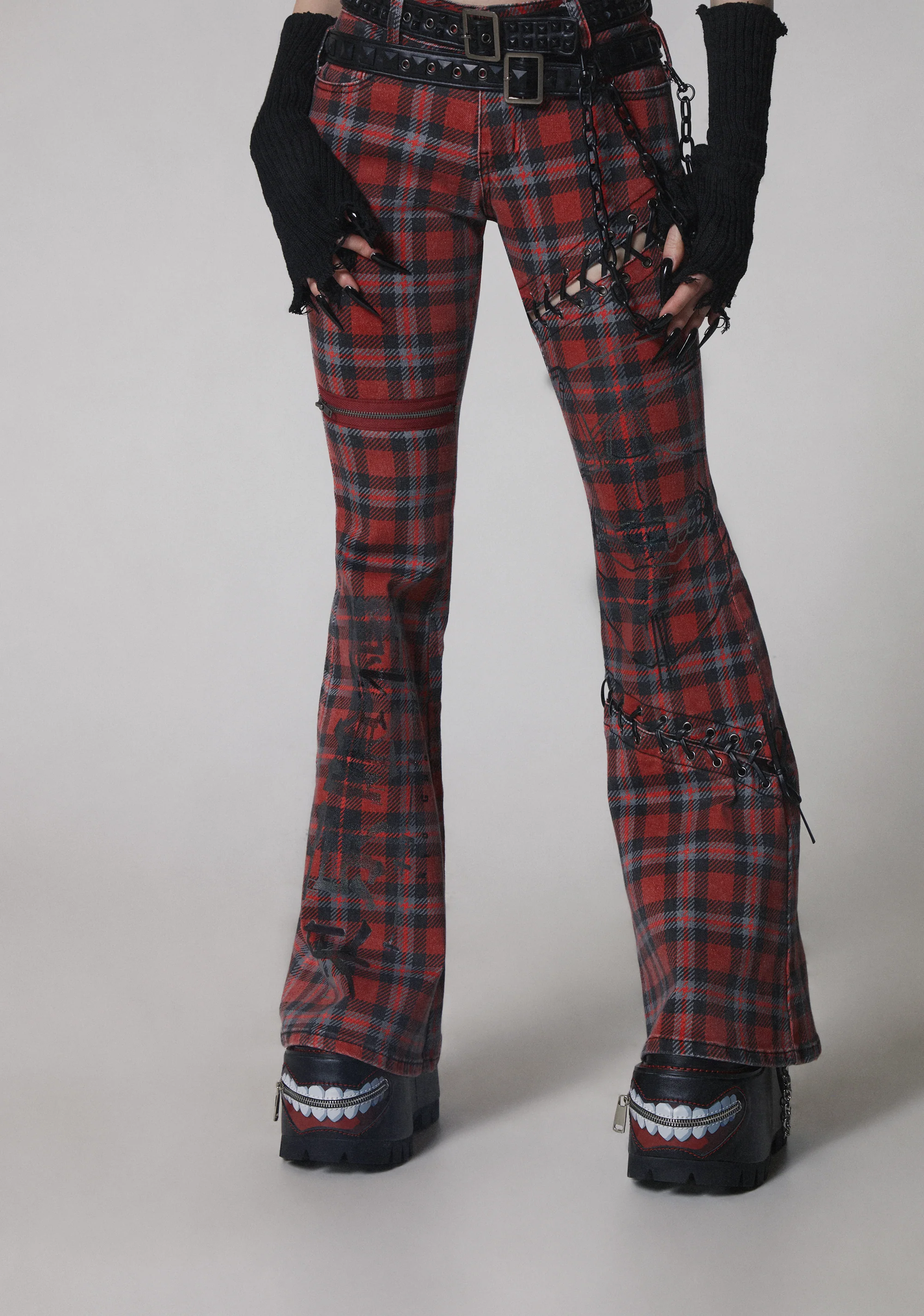 Cruel Or Beautiful Plaid Plants - Image 9
