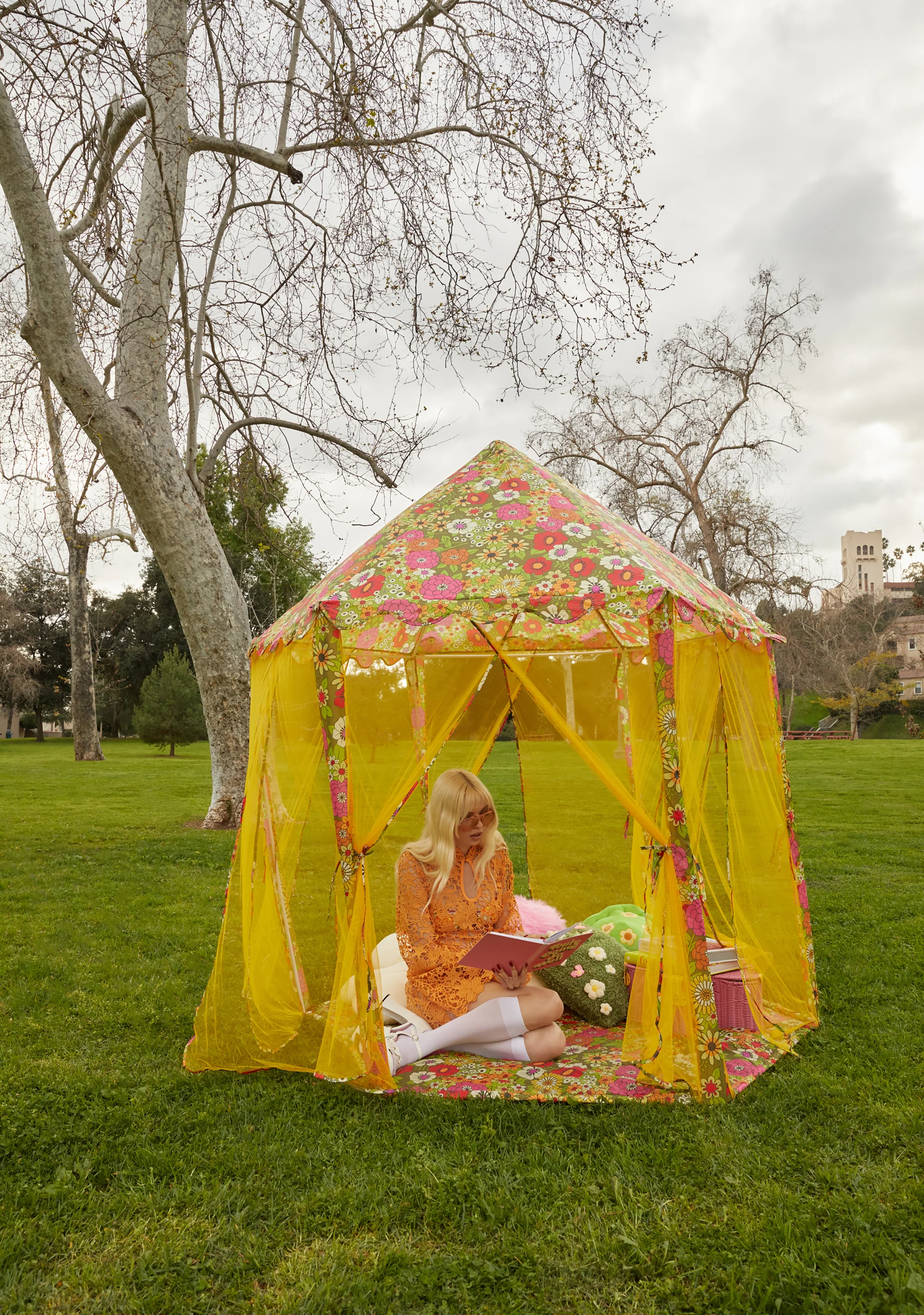 Modern Love Tent - Image 2