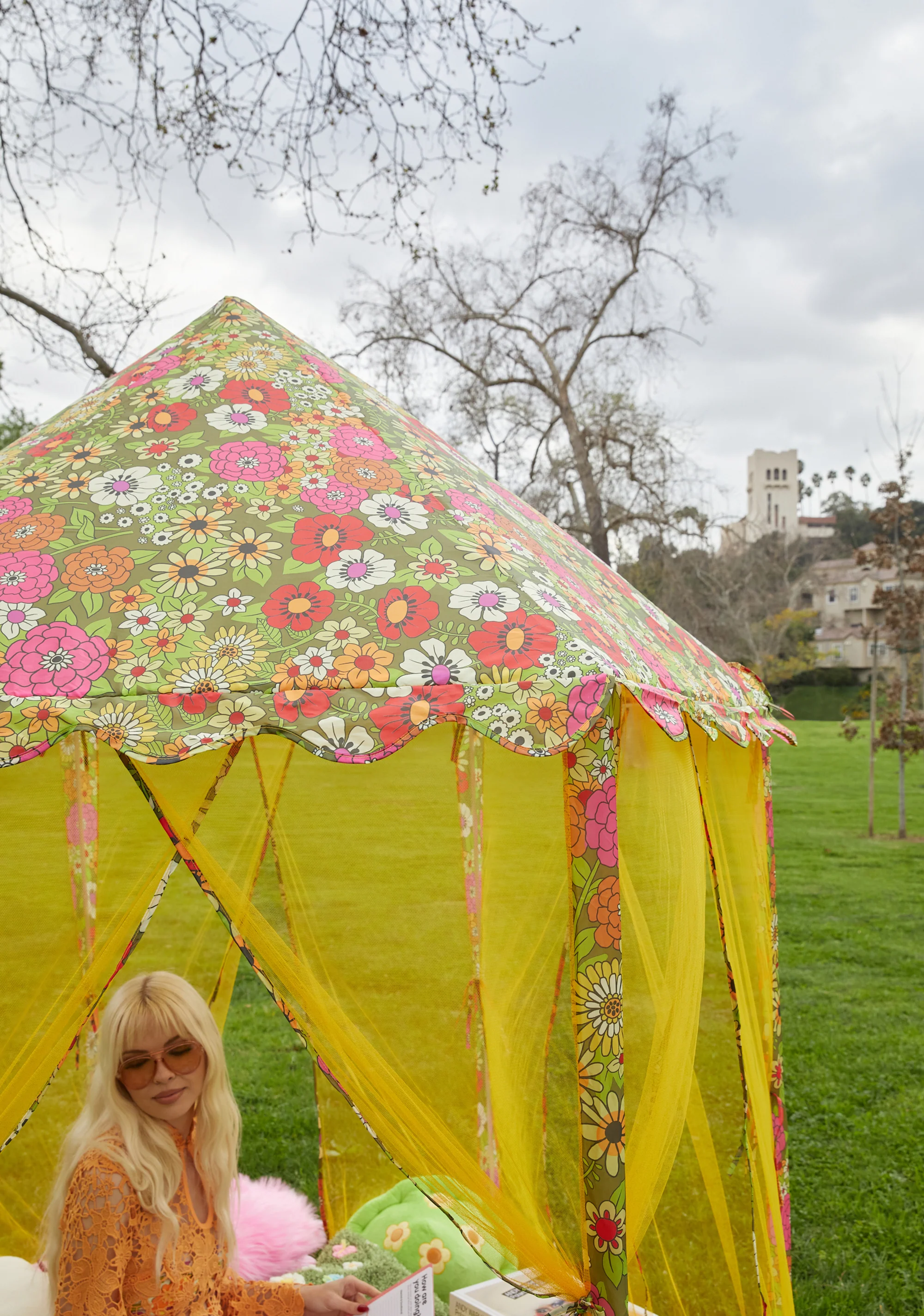 Modern Love Tent - Image 7