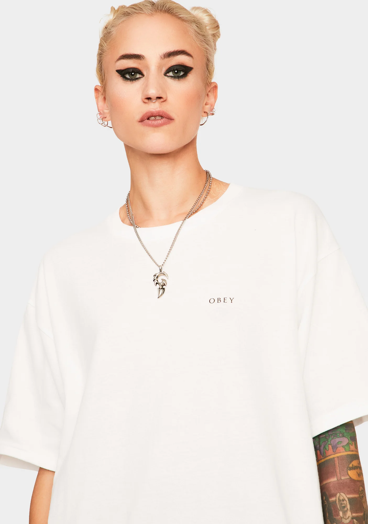 Obey Noir Women Icon Graphic Tee - Image 4