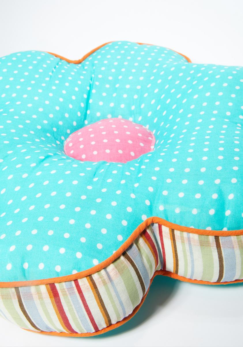 Plush Gardens Flower Pillow - Image 2