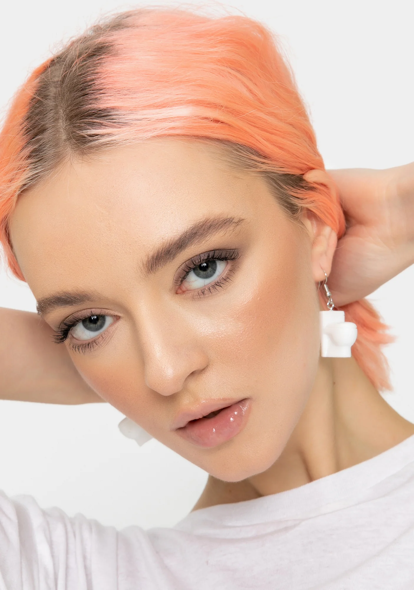 Porcelain Throne Toilet Earrings - Image 3
