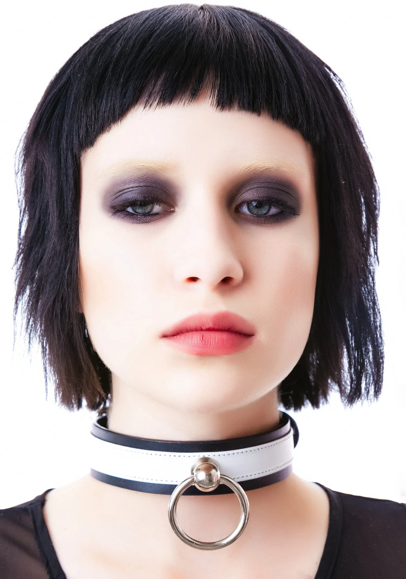 Saddle Stud O Ring Choker - White - Image 11