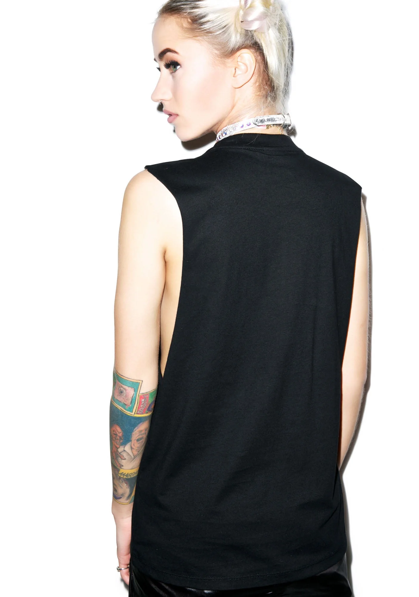 The World Is Mob Muscle Tee - Black - Image 6