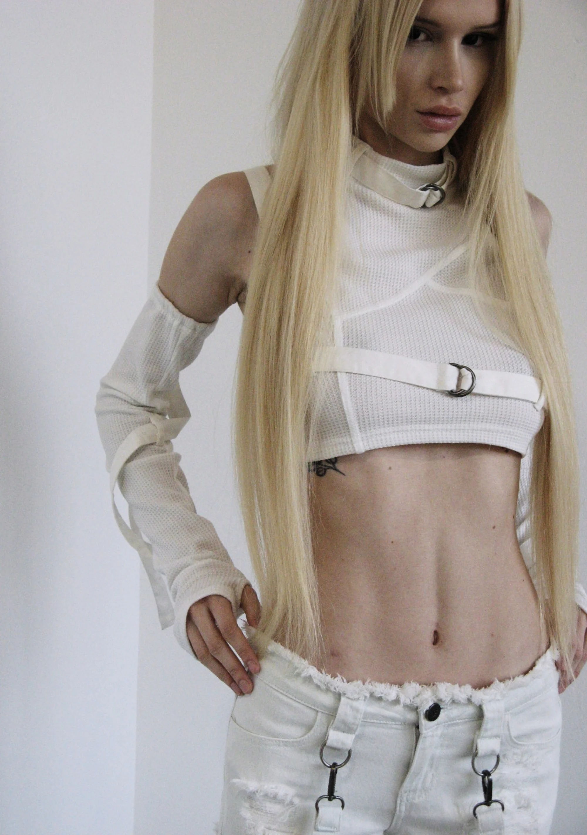Pitch Strappy Ribbed Crop Tank And Glove Set - White - Image 6