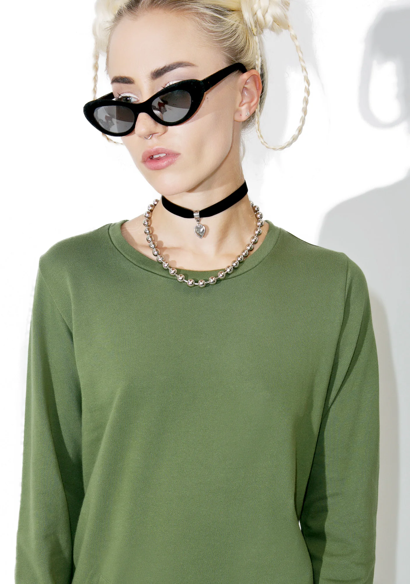 Timid Heart Velvet Choker - Image 3