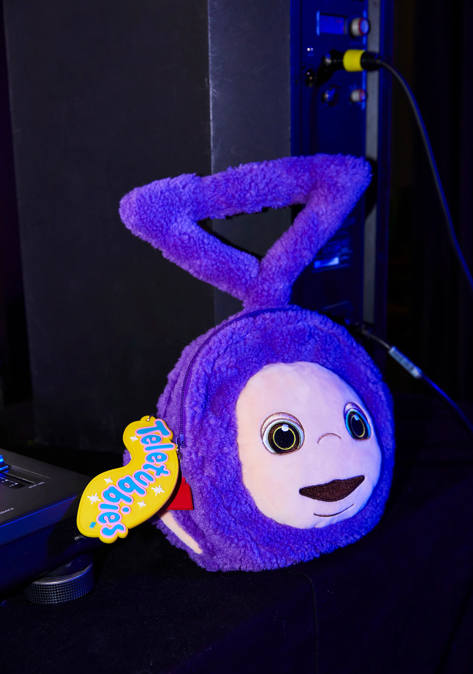 Tinky-Winky Plush Handbag - Image 7