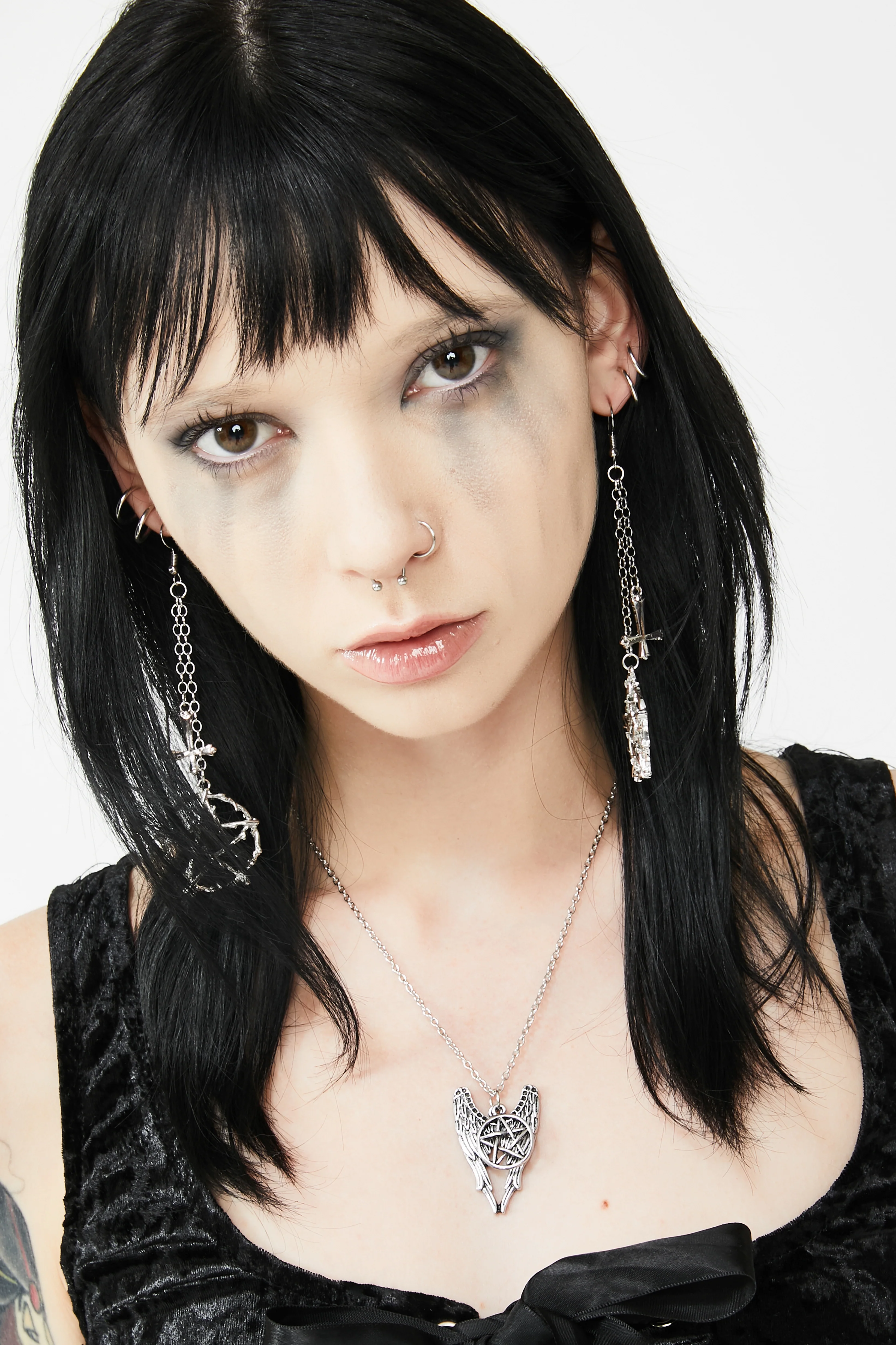 Wicked Wings Pentagram Necklace - Image 3