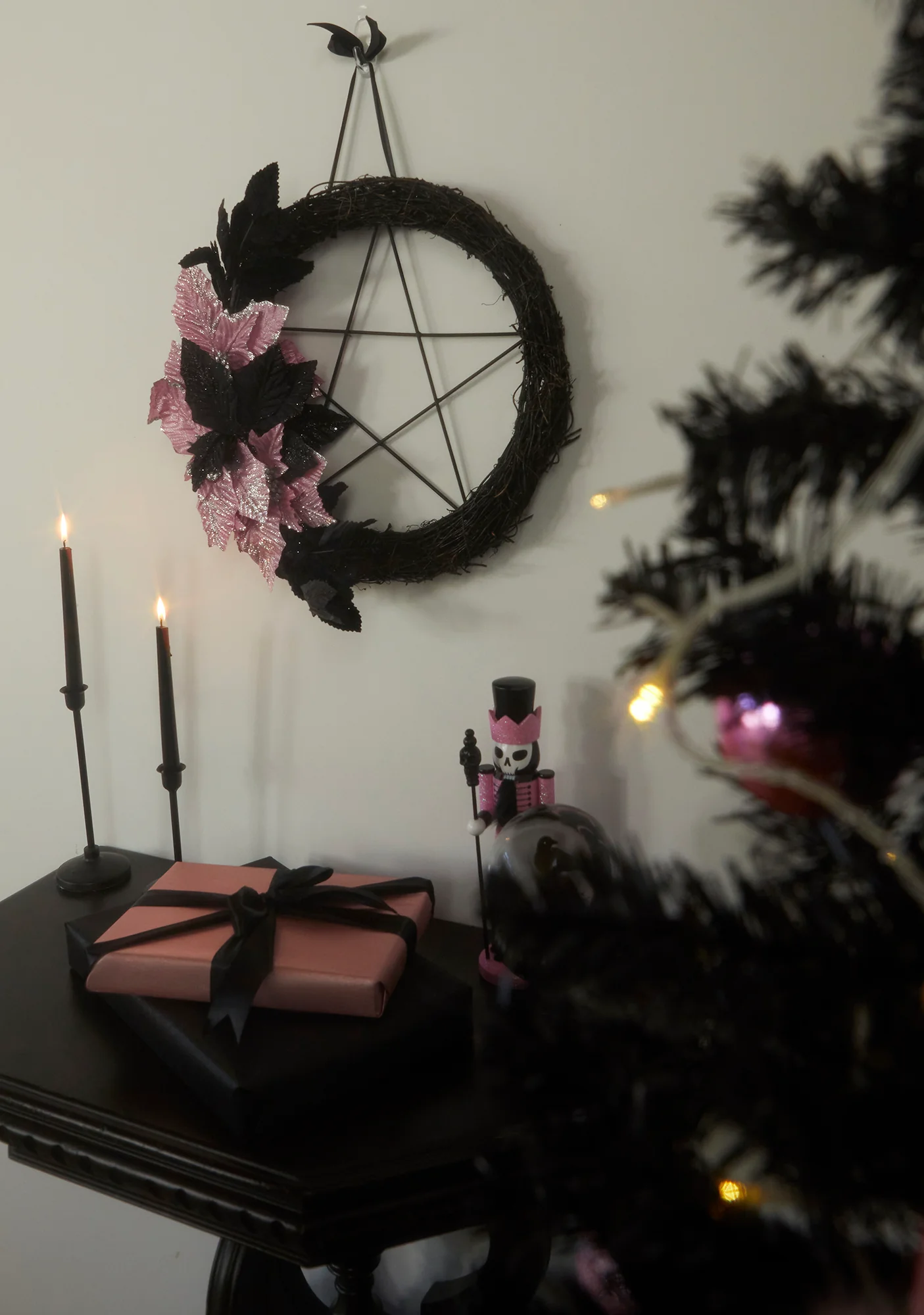 Witchy Festivities Wreath - Image 3